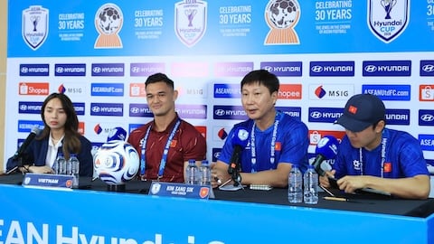 HLV Kim Sang Sik: 'Việt Nam sẽ giành 3 điểm trước Indonesia'